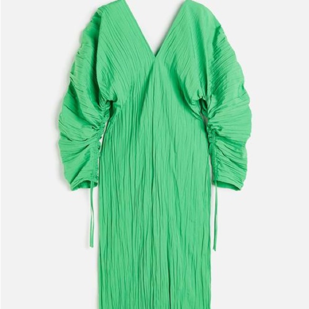 H&M Voluminous Green Crinkle Midi Dress